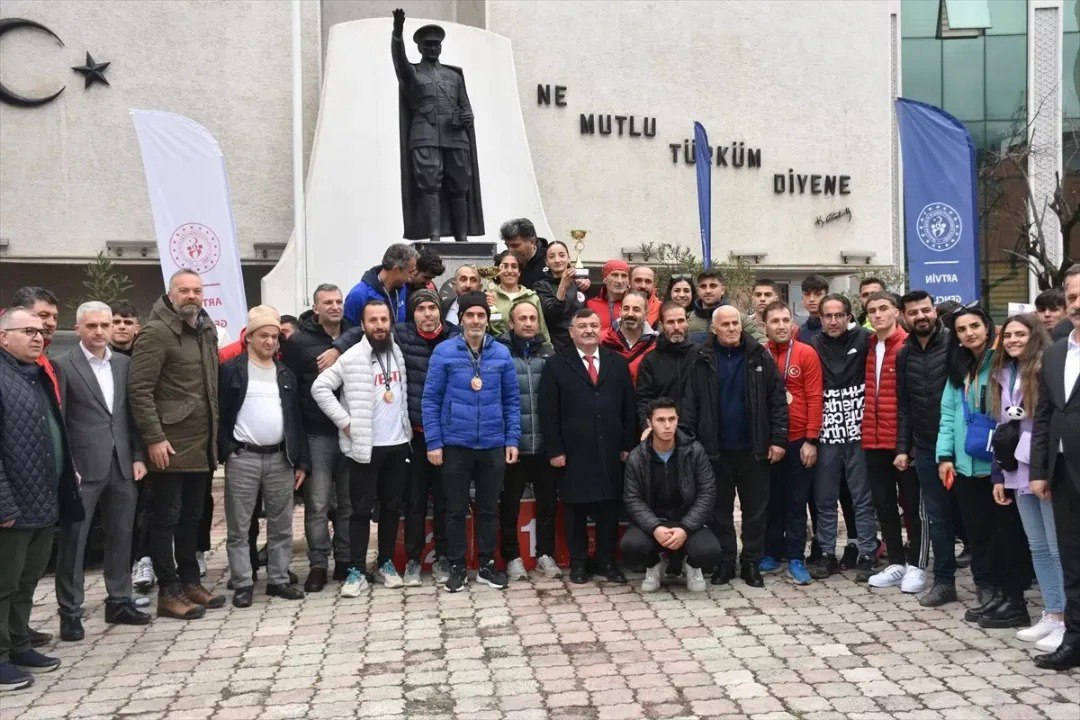 Artvin Yol Koşusu'Nda Siirtli Tuncay Şimşek Birinci Oldu | Siirt Olay Haber