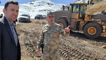 Siirt’in Pervari İlçe Kaymakamı Gülderen, Yolda Yapılan Çalışmaları İnceledi | Siirt Olay Haber