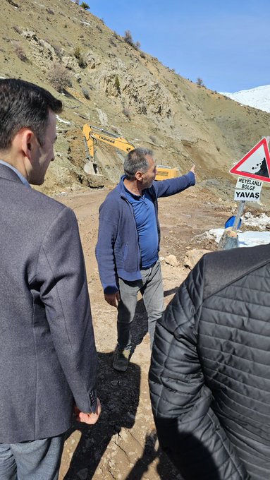 Siirt’in Pervari İlçe Kaymakamı Gülderen, Yolda Yapılan Çalışmaları İnceledi | Siirt Olay Haber