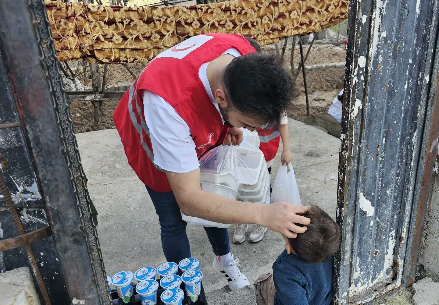 Kızılay Siirt’te İftar Dağıtmaya Devam Ediyor | Siirt Olay Haber