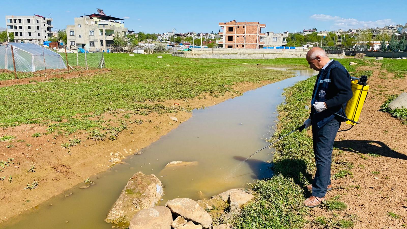 Siirt Belediyesi İlaçlama Çalışmalarına Devam Ediyor