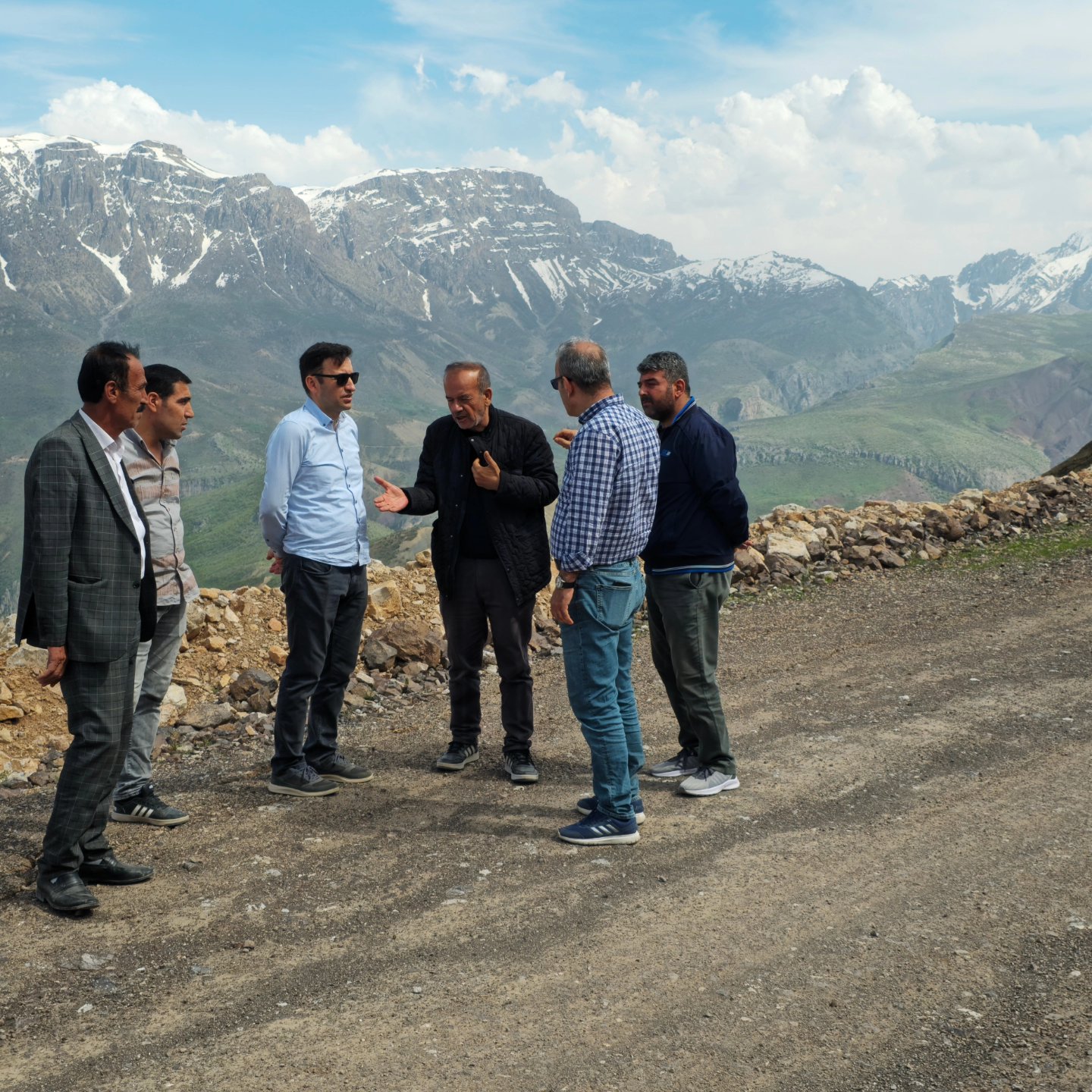 Siirt’in Pervari İlçe Kaymakamı Yol Çalışmalarını Denetledi | Siirt Olay Haber