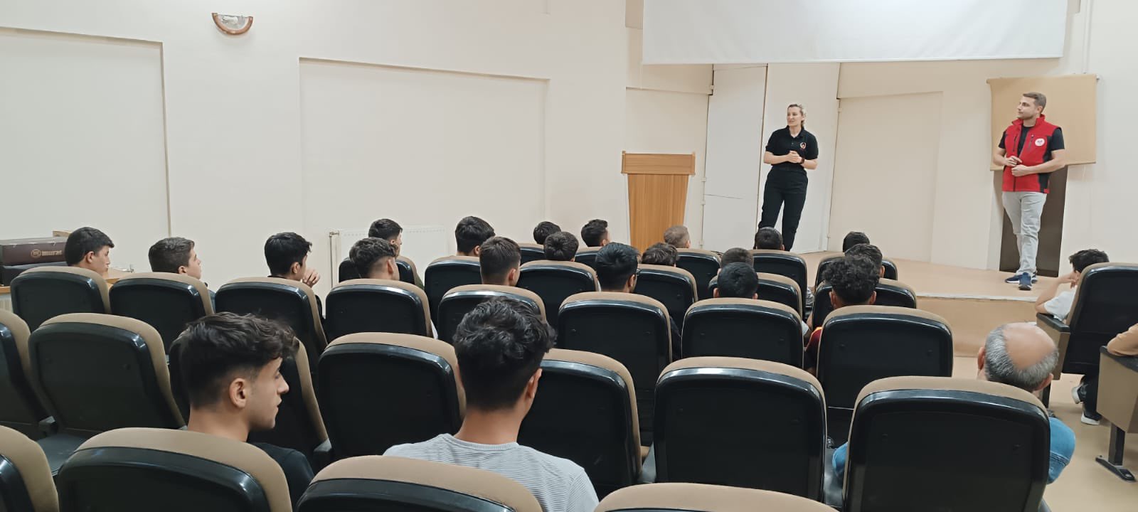 Siirt Emniyeti Çocuk Evlerinde Bilgilendirme Yaptı