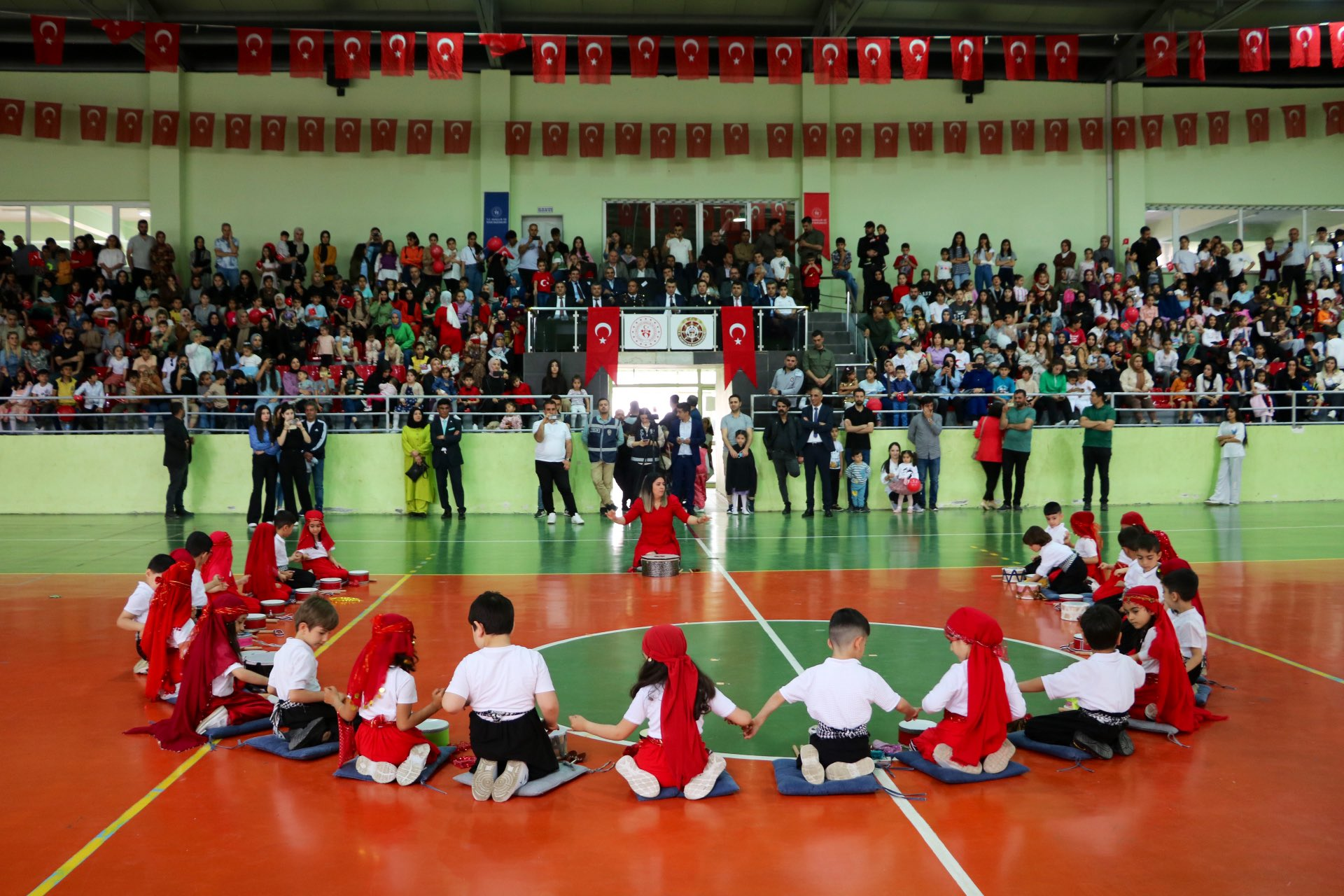 Siirt’in Kurtalan İlçe Kaymakamlığı 23 Nisan Bayramını Kutladı | Siirt Olay Haber