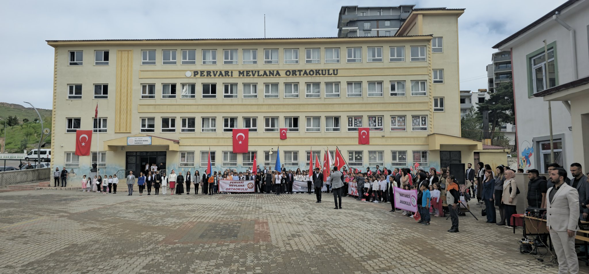 Siirt’in Pervari İlçe Kaymakamlığından 23 Nisan Kutlaması | Siirt Olay Haber