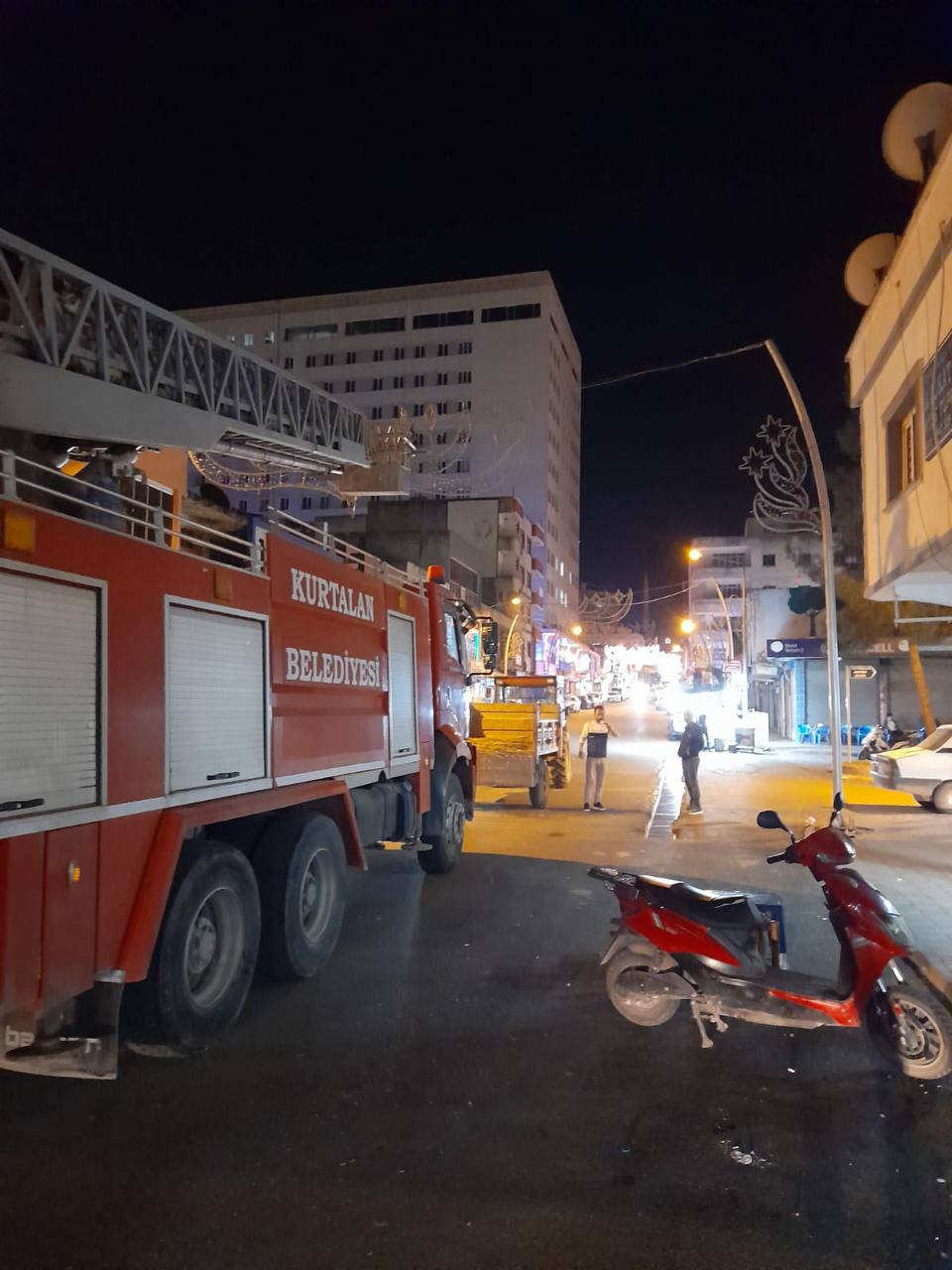 Siirt’te Gereksiz Aydınlatmalar Sökülüyor | Siirt Olay Haber