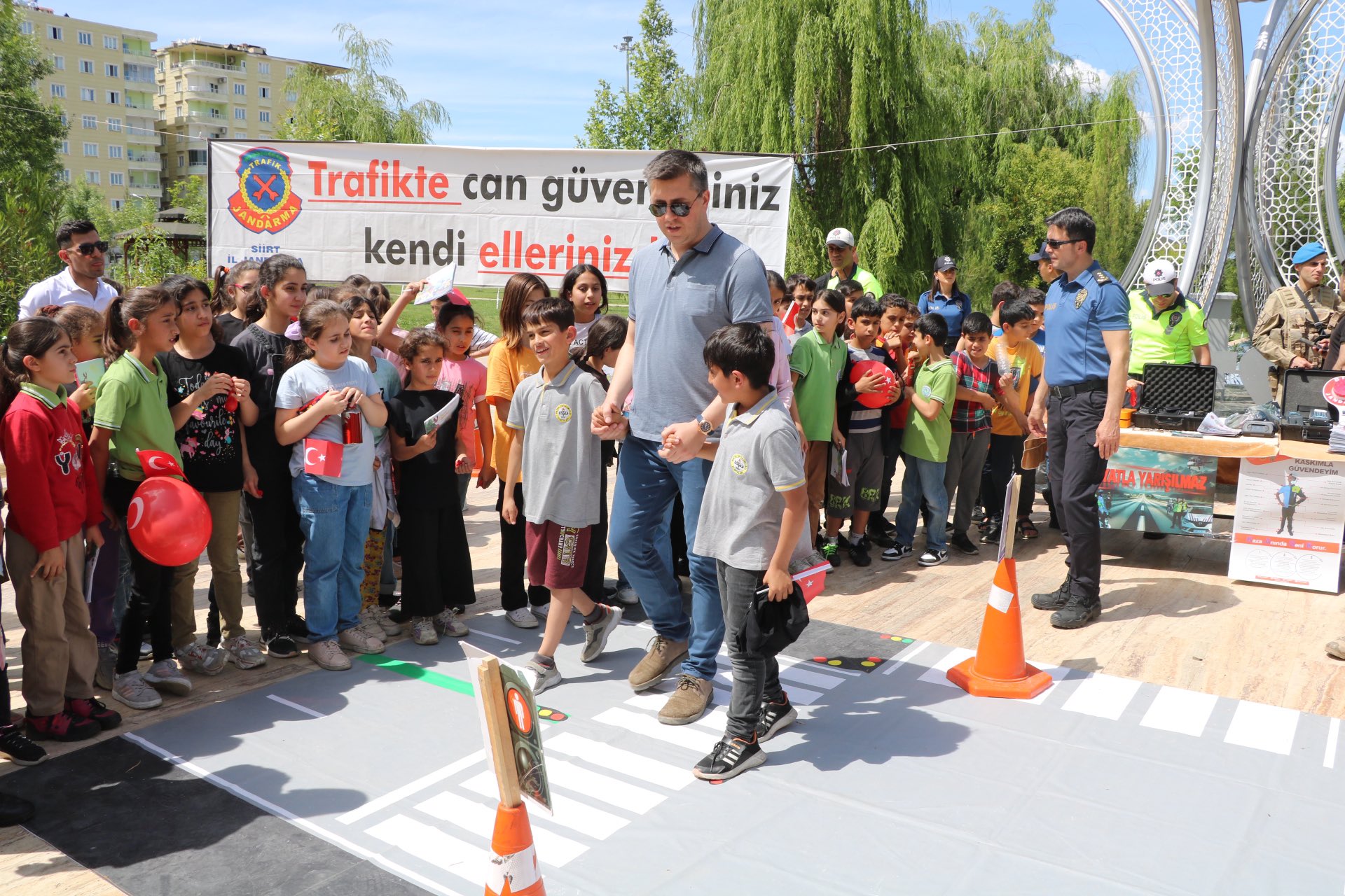 Kurtalan Kaymakamı Samet Serin, Trafik Haftası Etkinliklerini İnceledi | Siirt Olay Haber