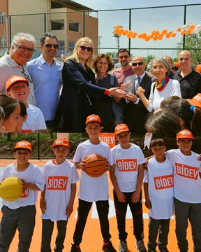 Siirt’e Basketbol İçin Destek Ve Eğitim Vakfından (Bi̇dev) Basketbol Sahası | Siirt Olay Haber