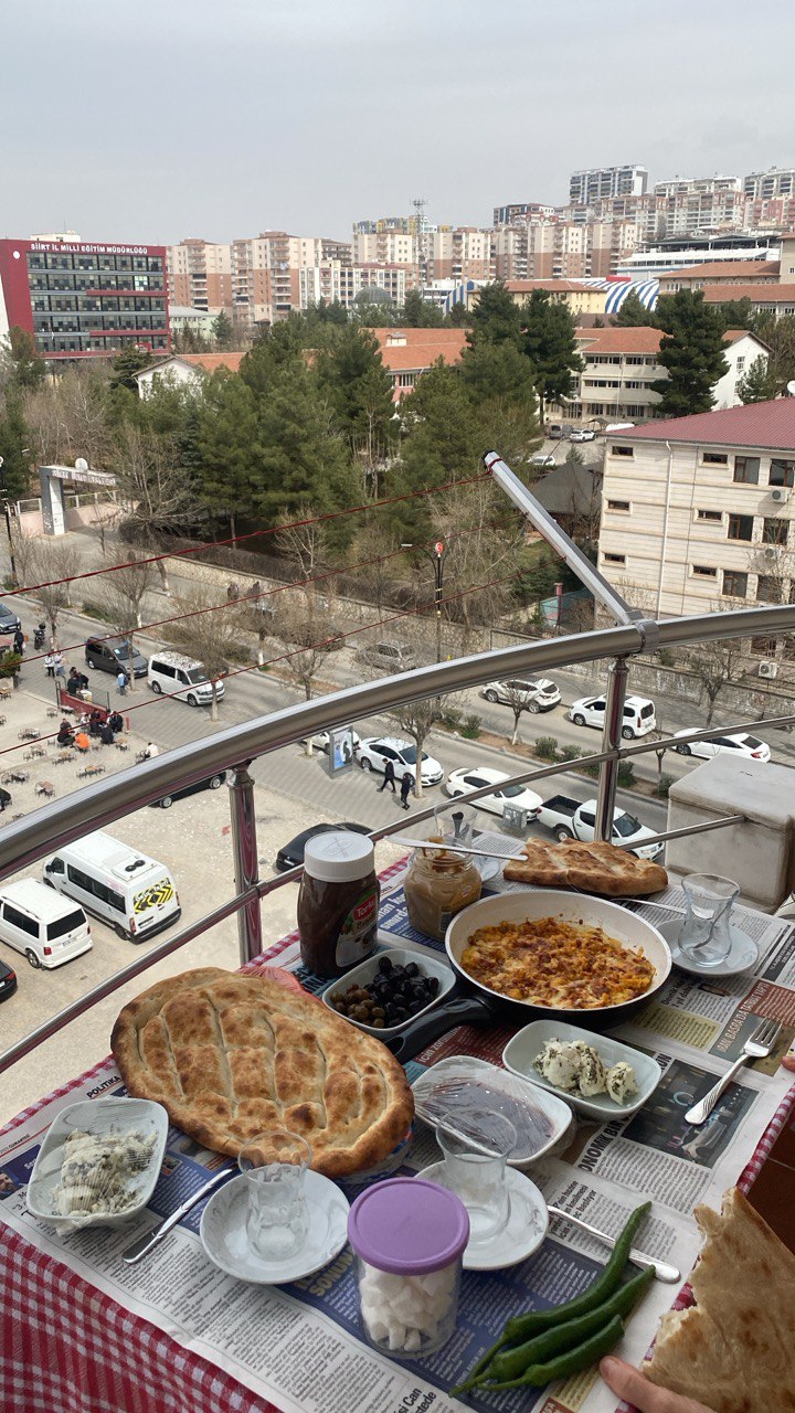 Siirtliler Balkonda Kahvaltı Seviyorlar | Siirt Olay Haber