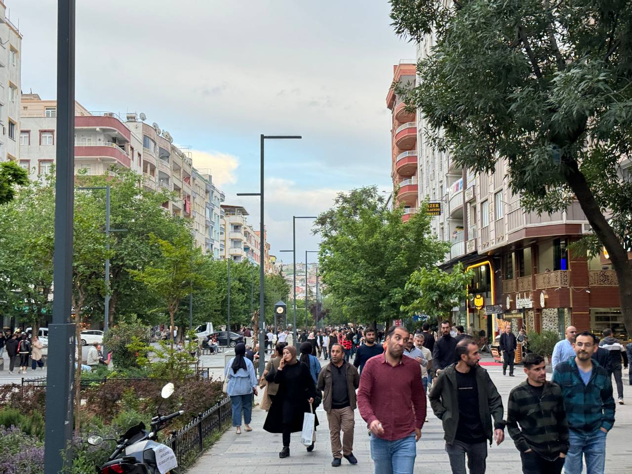 Havanın Güzelliği Siirtlilerin Sokağa Çıkardı | Siirt Olay Haber