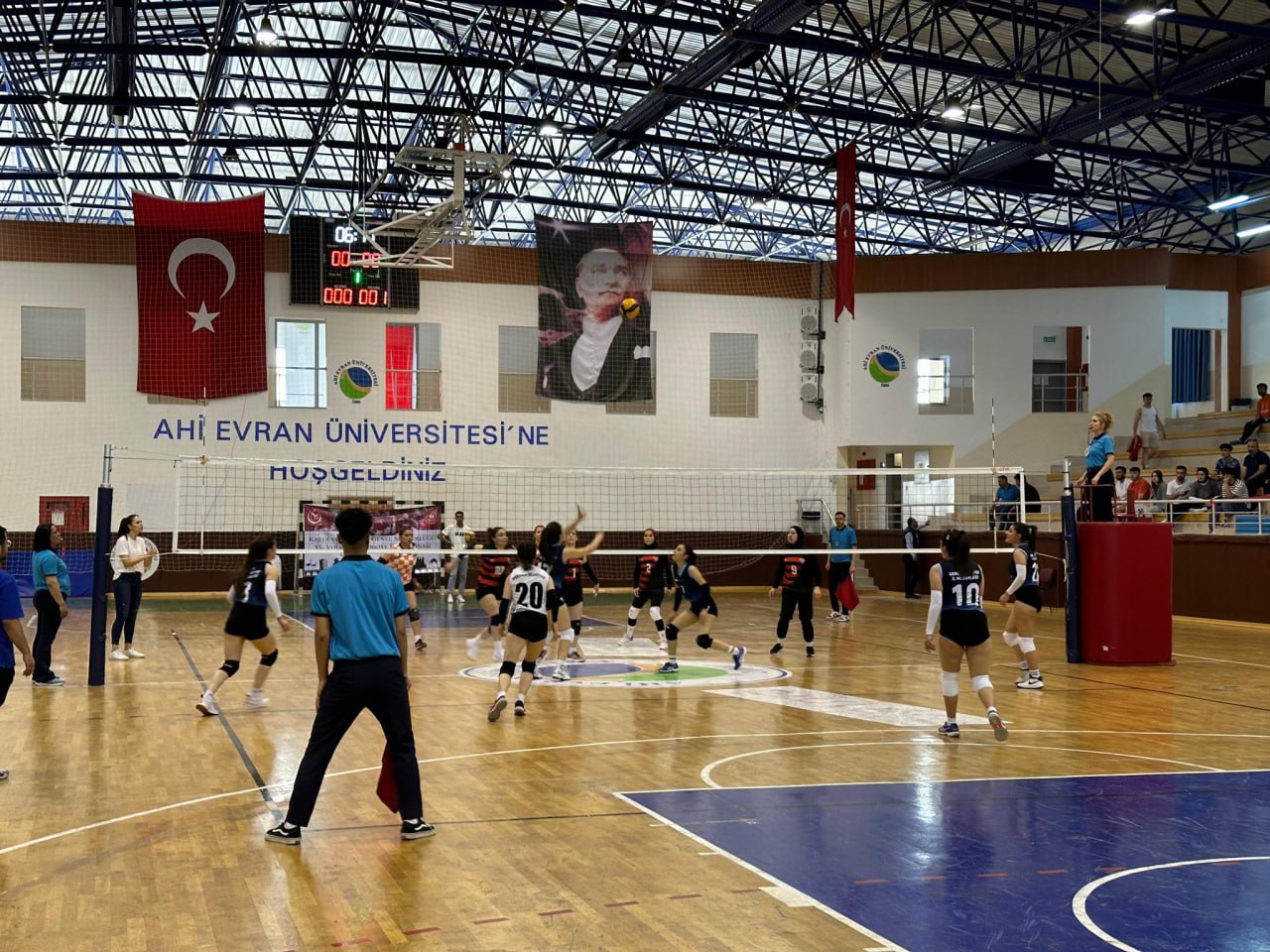 Siirt Kyk Yurt Voleybol Takımı Yarı Finalde | Siirt Olay Haber