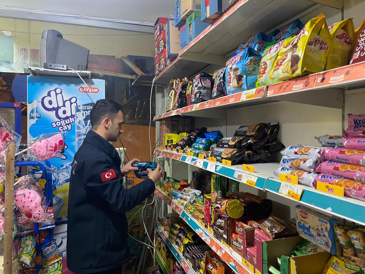 Siirt Belediyesi Zabıta Müdürlüğü Ekipleri Market Ve Fırınları Denetledi | Siirt Olay Haber