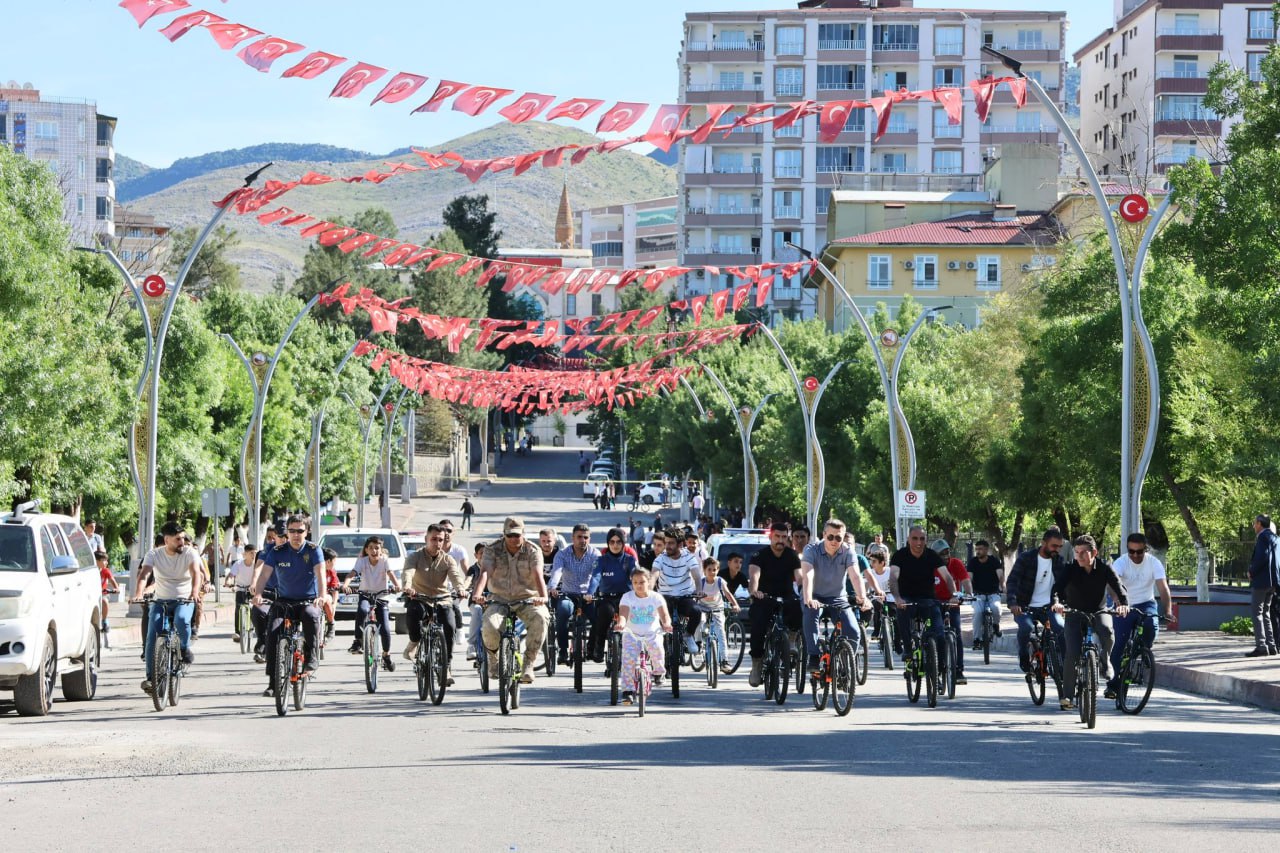 Siirt’in Kurtalan İlçesinde Gençlik Haftası Bisiklet Turu | Siirt Olay Haber