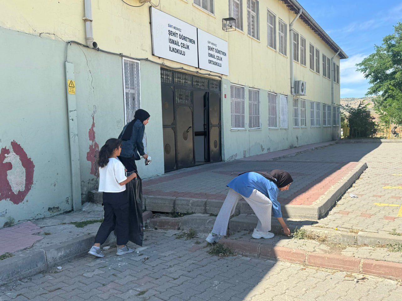 Siirt’te Öğrenciler Çevre Temizliği Yapıyor | Siirt Olay Haber