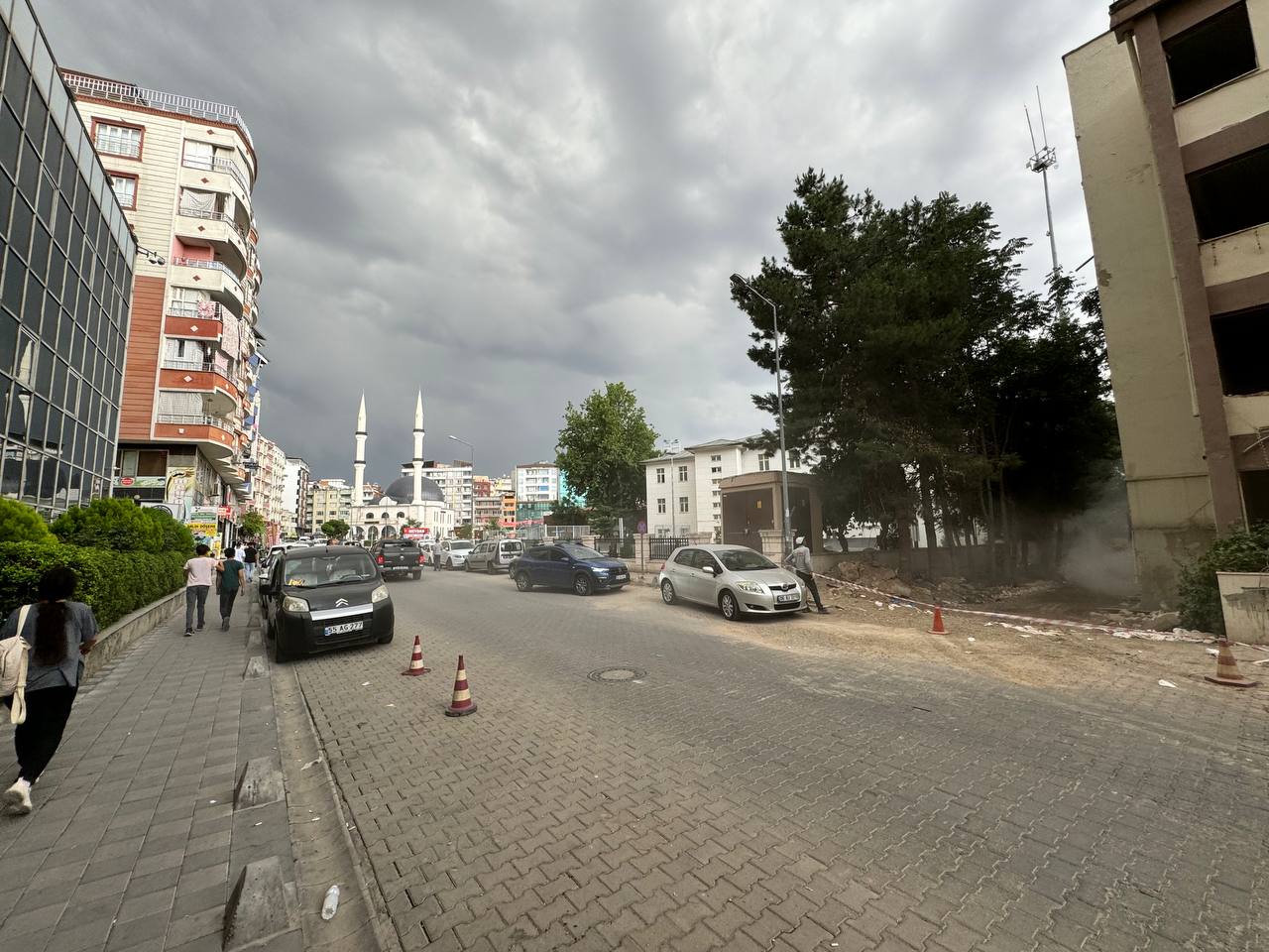 Siirt Eski Tarım İl Müdürlüğü Tozu Dumana Katarak Yıkılıyor! | Siirt Olay Haber