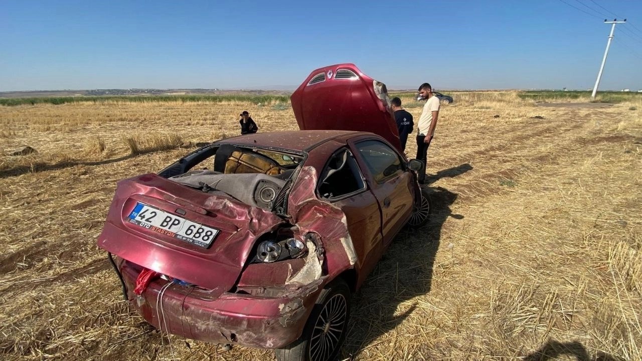 Diyarbakır’da kontrolden çıkan araç takla attı