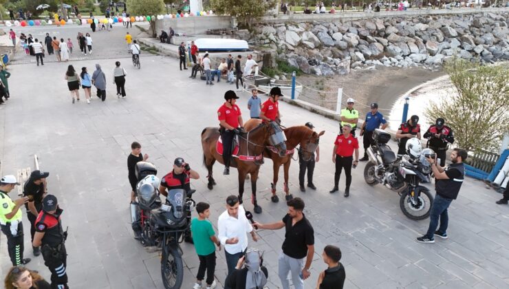 Tatvan Sahilinde Atlı Birlikler Devriye Attı