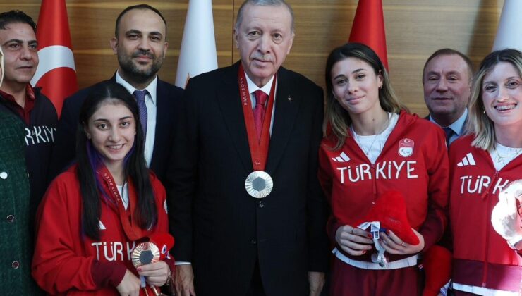 Cumhurbaşkanı Erdoğan, Türkiye Millî Paralimpik Takımı Sporcularını Kabul Etti