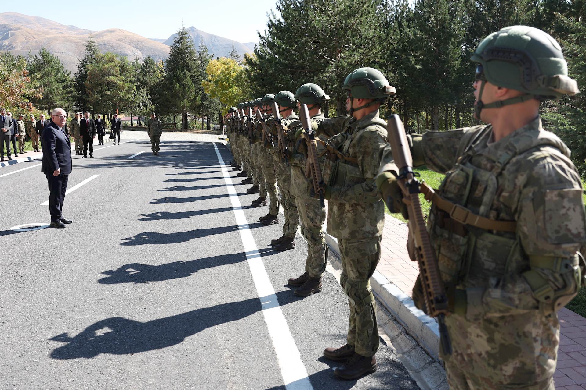 Millî Savunma Bakanı Yaşar Güler, Şırnak Ziyaretinin Ardından Hakkâri’ye Geçti