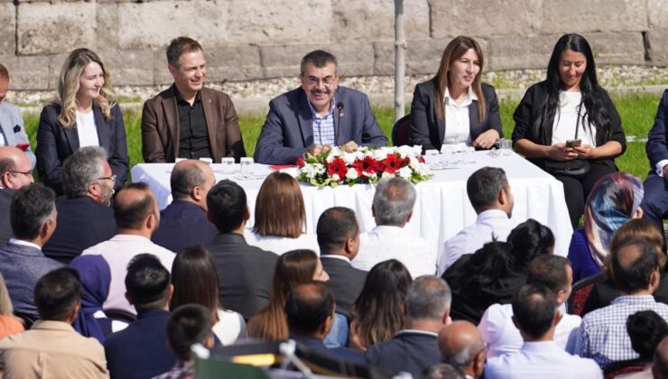 Yeni̇ Eği̇ti̇m Öğreti̇m Yilinin İlk “Öğretmenler Odasi Buluşmalari” Kayseri̇’De Yapildi