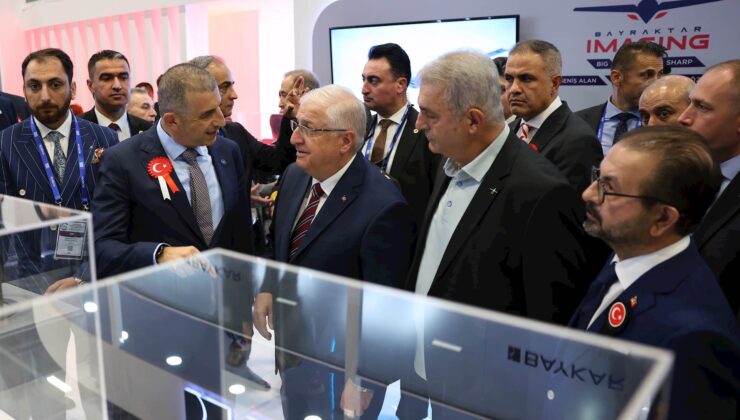 Millî Savunma Bakanı Yaşar Güler Ve Beraberindekiler, Saha Expo’daki Stantları Ziyaret Etti