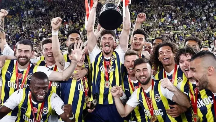 Altay Bayındır’Dan Fenerbahçe – Manchester United Maçı Öncesi Duygusal Açıklamalar: Uykusuz Gecelerim Oldu! Eve Gidince Ağladım