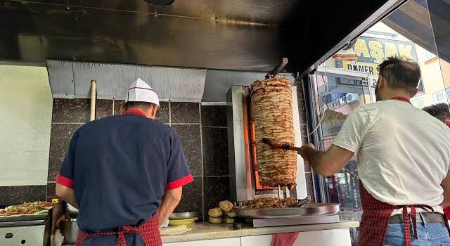 Siirtliler Tavuk Kıymalı Alıyor  | Siirt Olay Haber