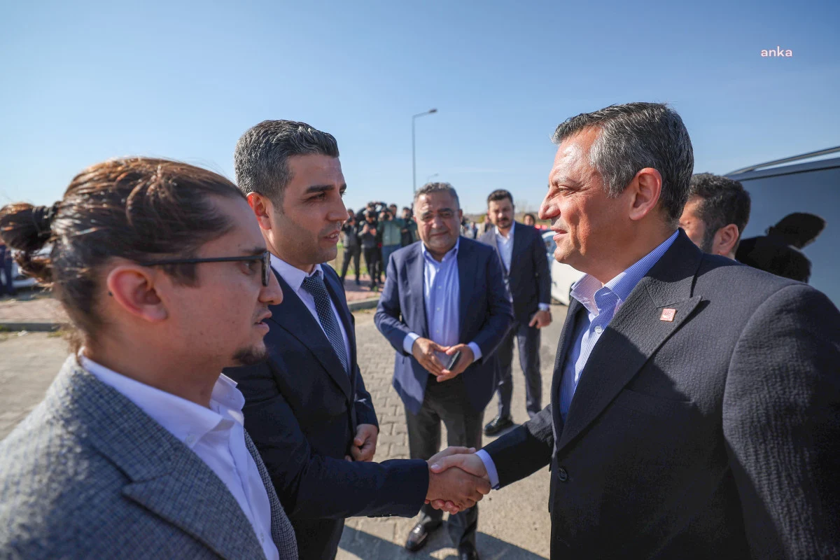 Özgür Özel, cezaevine Selahattin Demirtaş’ı ziyarete gitti