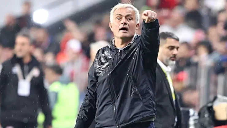 Jose Mourinho, İngiliz Kanalında Fenerbahçe’Nin Şampiyon Olamama Nedeni Açıkladı