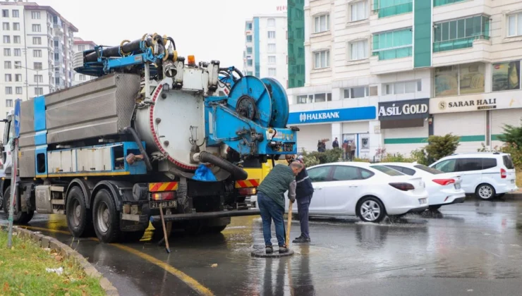 Diyarbakır’da Di̇ski̇’den Yağmur Mesaisi