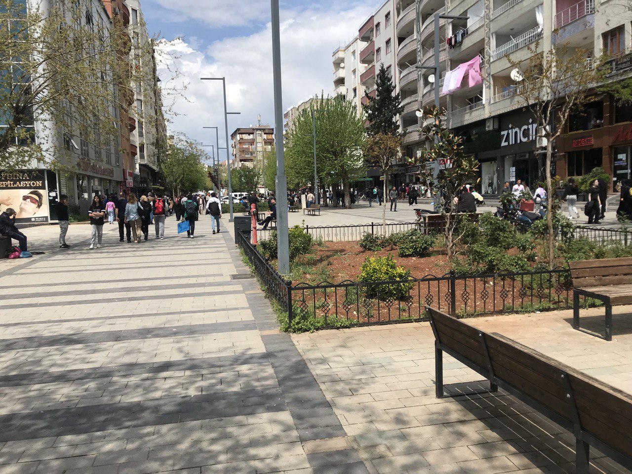 Siirt’in Güres Caddesinde Sonbahar Sessizliği