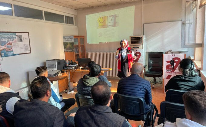 Siirt’te “Ailenin Sağladığı İmkanlar Ve Güçler” Konusunda Eğitim