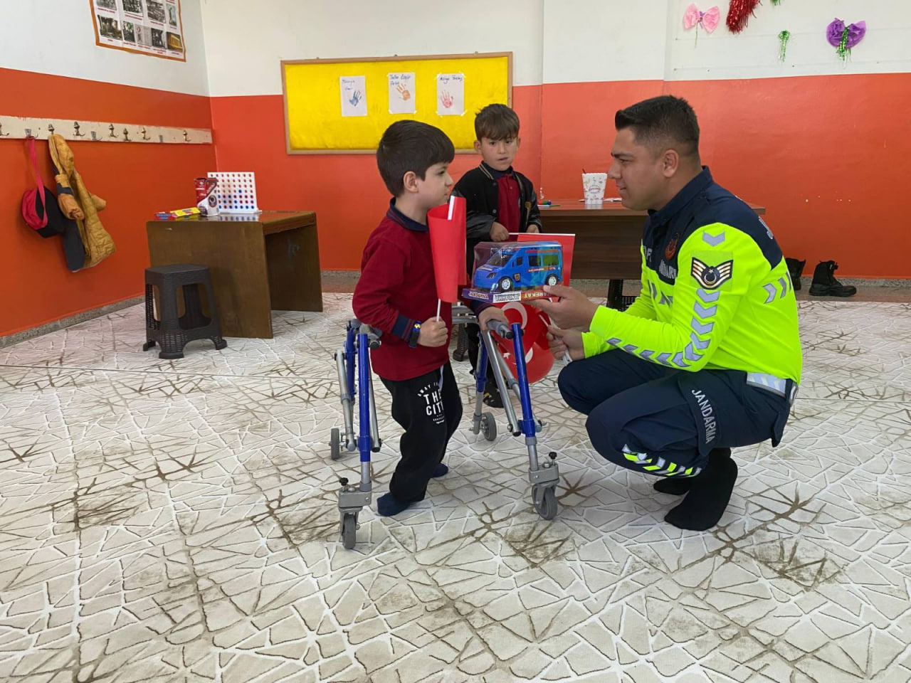 Siirt – Kurtalan İlçe Jandarma Komutanlığından Okul Ziyareti