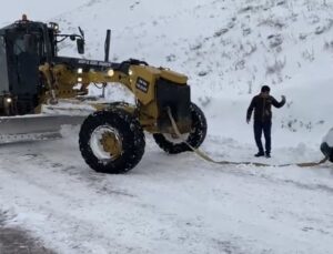 Siirt’te Ulaşıma Kapanan Köy Yolu Tekrar Trafiğe Açıldı