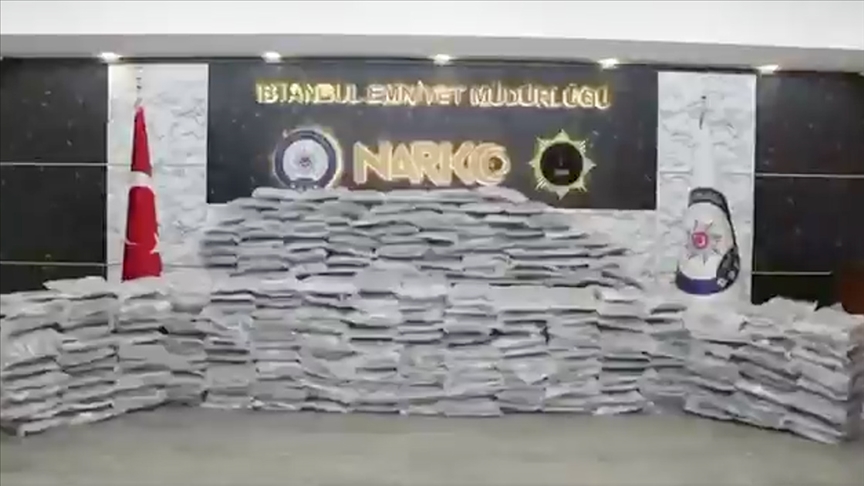 NARKOÇELİK Operasyonlarında; 2 Ton 12 Kg Uyuşturucu Madde Ele Geçirildi, Zehir Taciri İle Sokak Satıcısı 2 Bin 248 Şüpheli Yakalandı