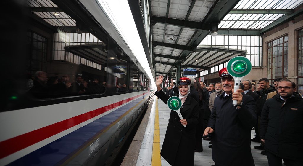 “Turistik Tuz Ekspresi Engelleri Kaldırmak İçin Sefere Çıkıyor Projesi” treni, Ankara’dan uğurlandı