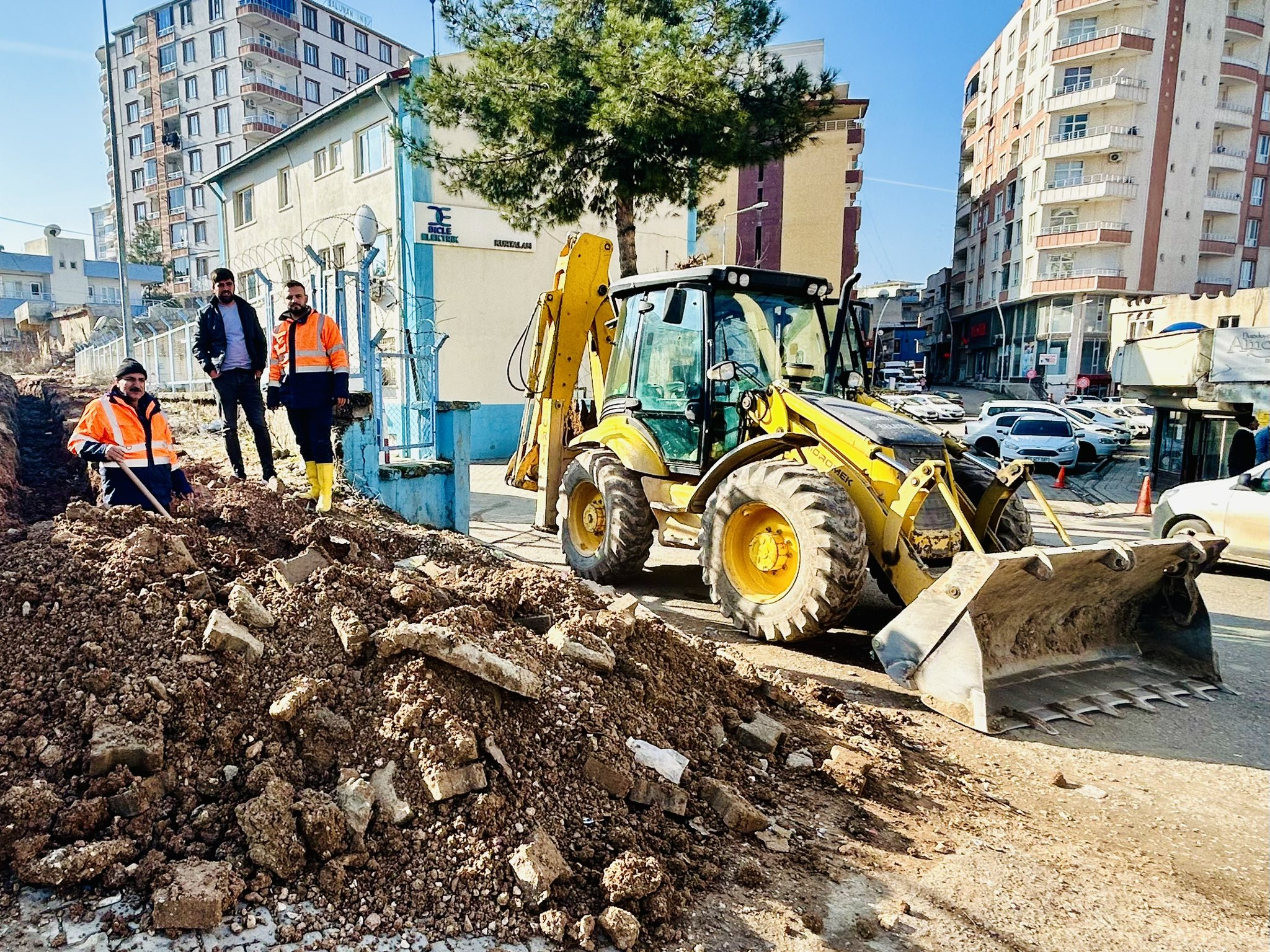 Siirt – Kurtalan’da 100 Metrelik Şebeke Suyu Boru Hattı Yenilendi