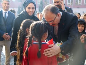 Siirt Valisi Kızılkaya Öğrencilerin Karne Heyecanına Ortak Oldu