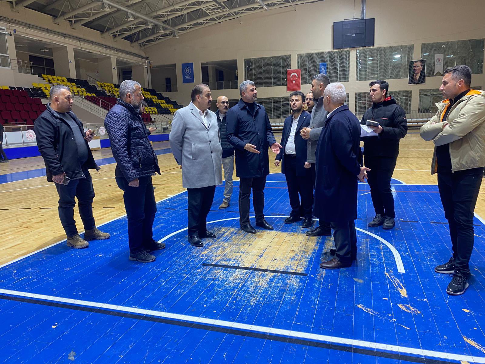 Siirt Yeni Kapalı Spor Salonu Kongre İçin İncelendi