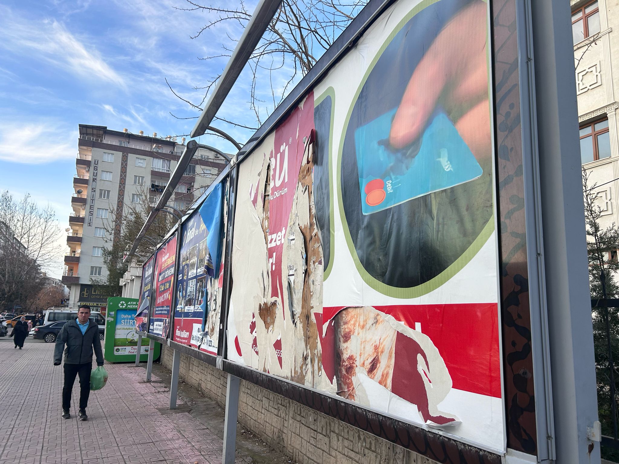 Siirt’te Billboardlar Bakımsız Kaldı