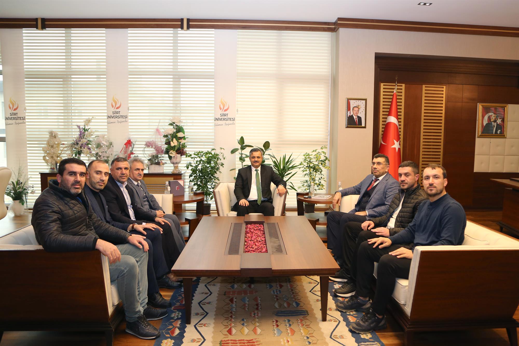 Siirt Üniversitesi Rektörü Şındak, AK Gençliği Ağırladı