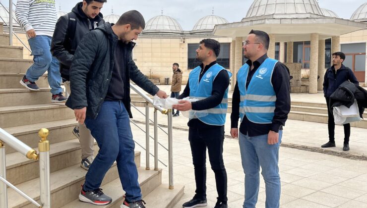 Siirt Ülkü Ocakları Gençleri Camilerde İkram Dağıttı