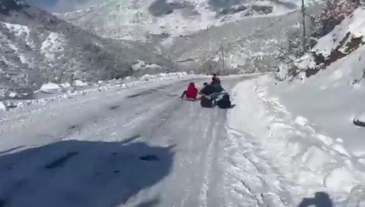 Siirt’te Yol Açma Çalışmaları Esnasında Çekilen Görüntüler Yüzleri Güldürdü