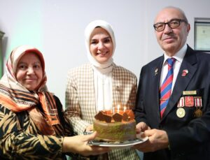 Aile ve Sosyal Hizmetler Bakanımız Göktaş’tan evliliklerinin 50. Yılını Kutlayan Küçük Çiftine Sürpriz Ziyaret